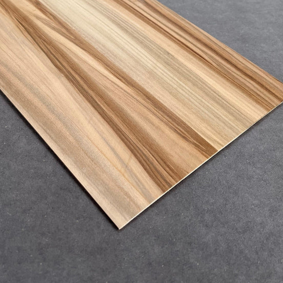Satin Walnut fineret Birkekrydsfiner